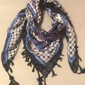 Blue pattern fashion scarf